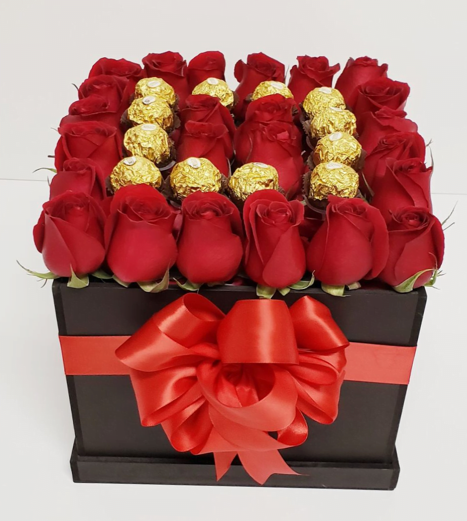 Details 300 arreglos de rosas con chocolates